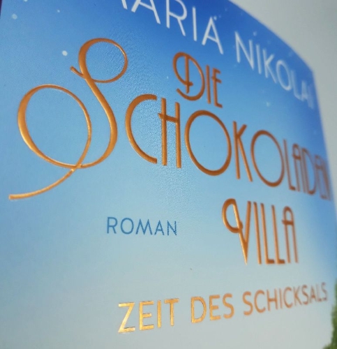 Buchcover und Innenansicht für das Buch: Die Schokoladenvilla - Zeit des Schicksals