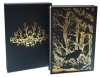 Buchcover und Innenansicht für das Buch: A Court of Thorns and Roses Collector's Edition