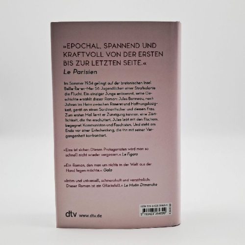 Buchcover und Innenansicht für das Buch: L'Enragé