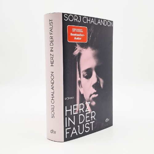 Buchcover und Innenansicht für das Buch: L'Enragé