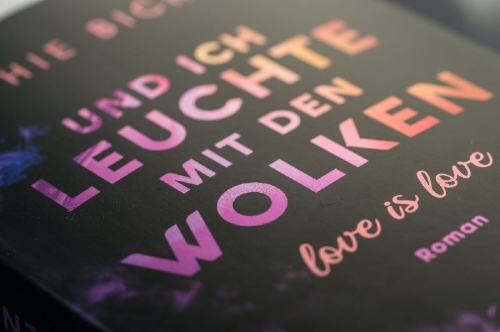 Buchcover und Innenansicht für das Buch: Und ich leuchte mit den Wolken