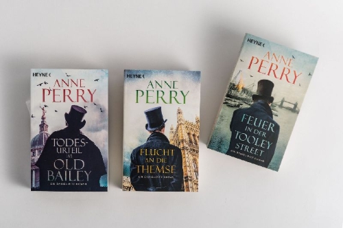 Buchcover und Innenansicht für das Buch: Triple Jeopardy (Daniel Pitt 2)