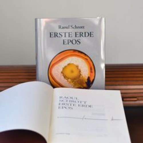 Buchcover und Innenansicht für das Buch: Erste Erde