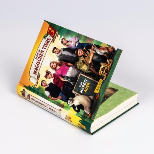 Buchcover und Innenansicht für das Buch: Die Schule der magischen Tiere 3: Das Buch zum Film