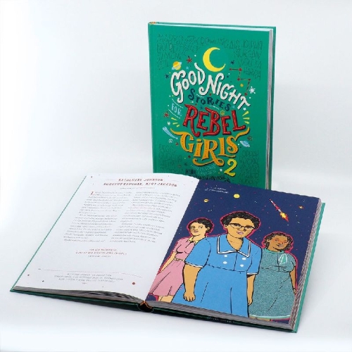 Buchcover und Innenansicht für das Buch: Good Night Stories for Rebel Girls 2