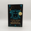 Buchcover und Innenansicht für das Buch: STONE BLIND - Der Blick der Medusa