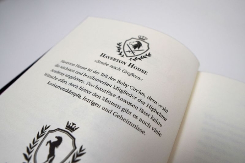 Buchcover und Innenansicht für das Buch: The Ruby Circle (1). All unsere Geheimnisse