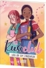 Buchcover und Innenansicht für das Buch: Der Kuss Club (Band 1) - Liebe auf dem Stundenplan