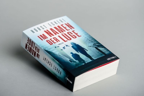 Buchcover und Innenansicht für das Buch: Im Namen der Lüge