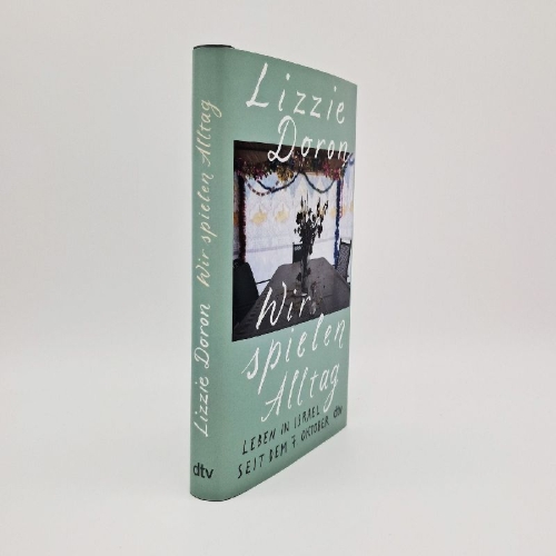 Buchcover und Innenansicht für das Buch: Wir spielen Alltag