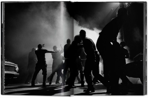 Buchcover und Innenansicht für das Buch: Peter Lindbergh. Untold Stories