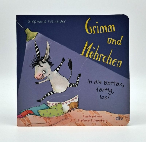 Buchcover und Innenansicht für das Buch: Grimm und Möhrchen - In die Betten, fertig, los!