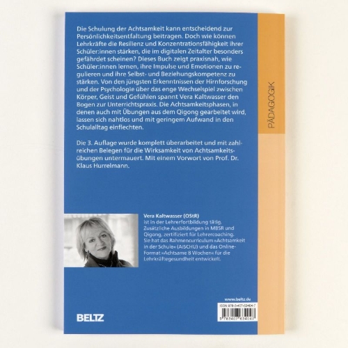 Buchcover und Innenansicht für das Buch: Achtsamkeit in der Schule