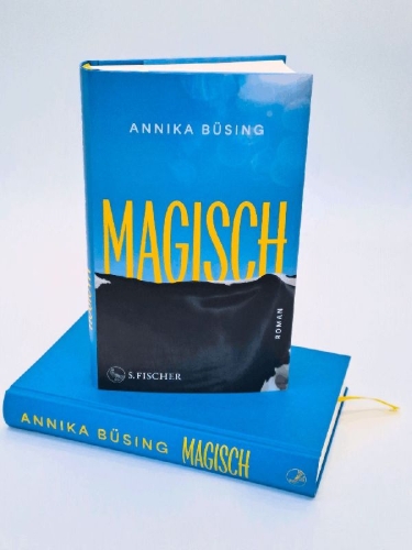 Buchcover und Innenansicht für das Buch: Magisch
