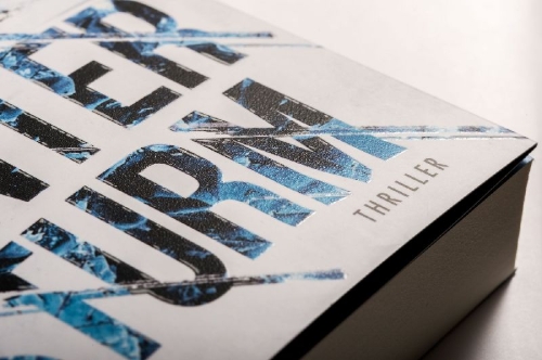 Buchcover und Innenansicht für das Buch: WINTERKILL (VETRARMEIN)