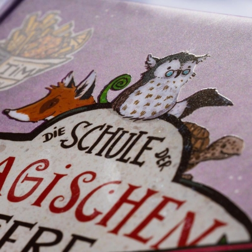 Buchcover und Innenansicht für das Buch: Die Schule der magischen Tiere. Endlich Ferien 8: Franka und Cooper