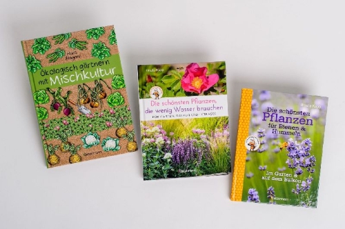 Buchcover und Innenansicht für das Buch: Die schönsten Pflanzen, die wenig Wasser brauchen für Garten, Balkon und Terrasse - 66 trockenheitsverträgliche Stauden, Sträucher, Gräser und Blumen, die heiße Sommer garantiert überleben