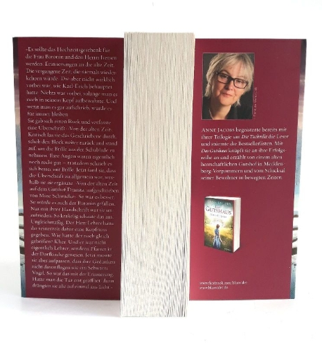 Buchcover und Innenansicht für das Buch: Das Gutshaus - Stürmische Zeiten