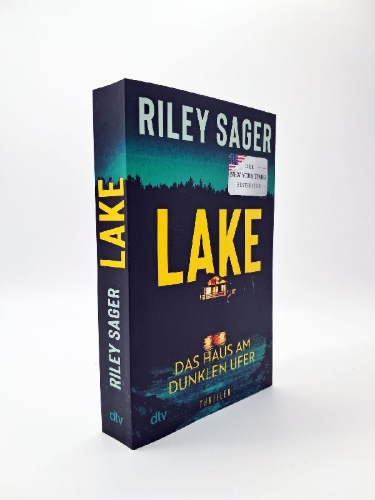 Buchcover und Innenansicht für das Buch: The House Across The Lake