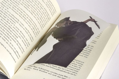 Buchcover und Innenansicht für das Buch: Leave Me Behind