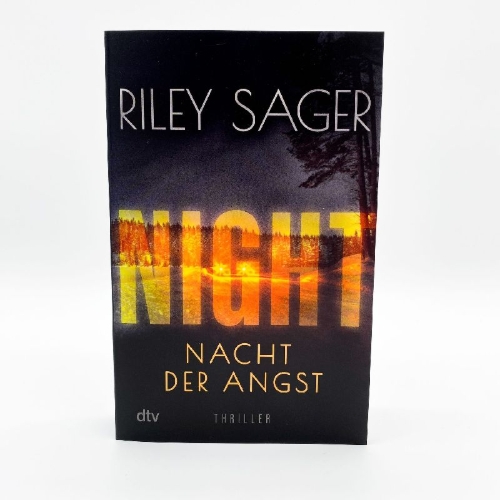 Buchcover und Innenansicht für das Buch: Survive The Night