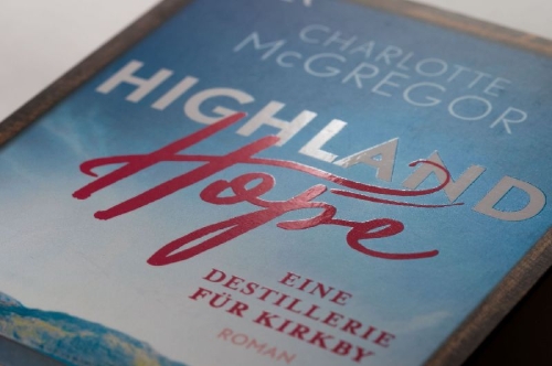 Buchcover und Innenansicht für das Buch: Highland Hope 3 - Eine Destillerie für Kirkby