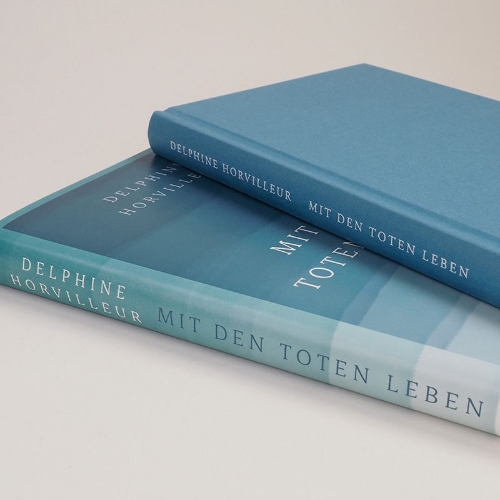 Buchcover und Innenansicht für das Buch: Vivre avec nos morts
