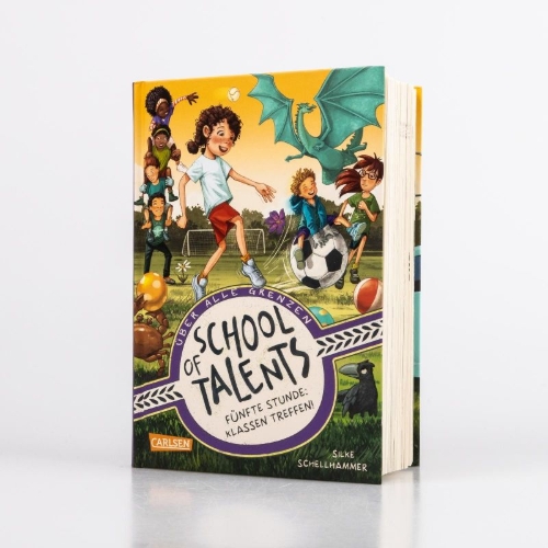 Buchcover und Innenansicht für das Buch: School of Talents 5: Fünfte Stunde: Klassen treffen!
