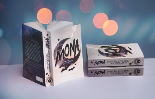 Buchcover und Innenansicht für das Buch: Mona - Und täglich grüßt der Erzdämon