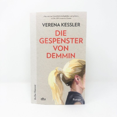Buchcover und Innenansicht für das Buch: Die Gespenster von Demmin