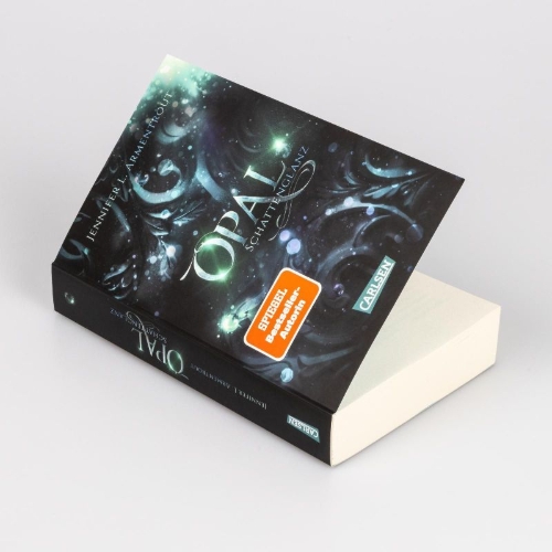 Buchcover und Innenansicht für das Buch: Opal. A Lux Novel. Book Three