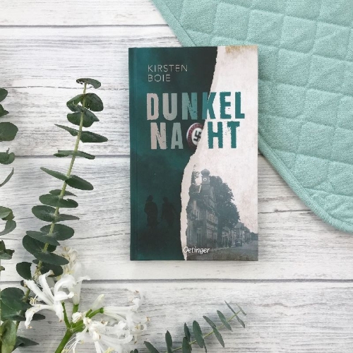 Buchcover und Innenansicht für das Buch: Dunkelnacht