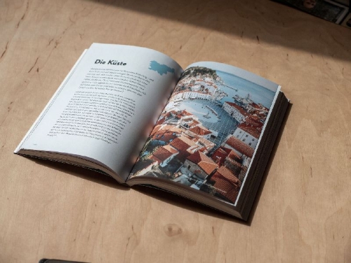 Buchcover und Innenansicht für das Buch: Reisehandbuch Slowenien