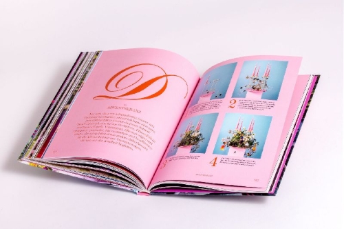 Buchcover und Innenansicht für das Buch: Blumen, Glanz und Tafelfreuden
