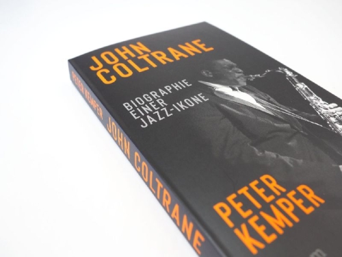 Buchcover und Innenansicht für das Buch: John Coltrane. Biographie einer Jazz-Ikone