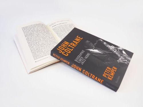 Buchcover und Innenansicht für das Buch: John Coltrane. Biographie einer Jazz-Ikone