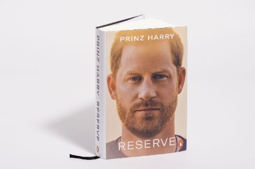 Buchcover und Innenansicht für das Buch: Reserve