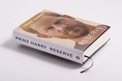 Buchcover und Innenansicht für das Buch: Reserve