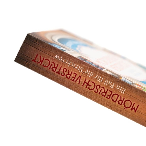 Buchcover und Innenansicht für das Buch: Mörderisch verstrickt - Ein Fall für die Strickcrew