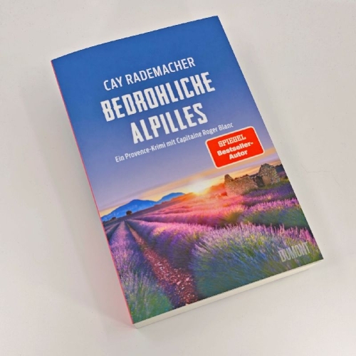 Buchcover und Innenansicht für das Buch: Bedrohliche Alpilles