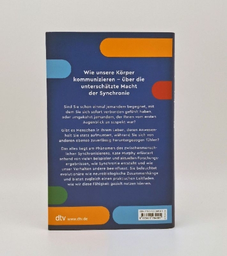 Buchcover und Innenansicht für das Buch: Why we click..The Emerging Science of Interpersonal Synchrony