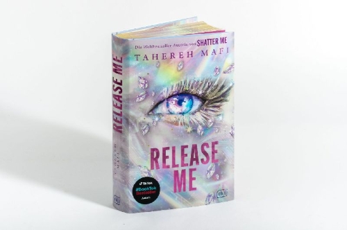 Buchcover und Innenansicht für das Buch: Watch Me #2 von 3