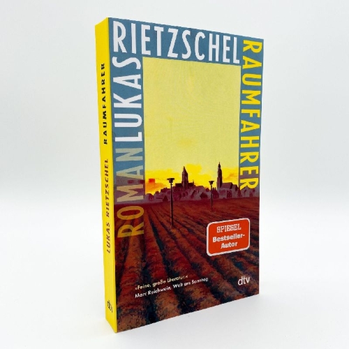 Buchcover und Innenansicht für das Buch: Raumfahrer