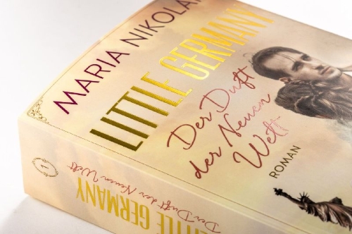 Buchcover und Innenansicht für das Buch: Little Germany - Der Duft der Neuen Welt