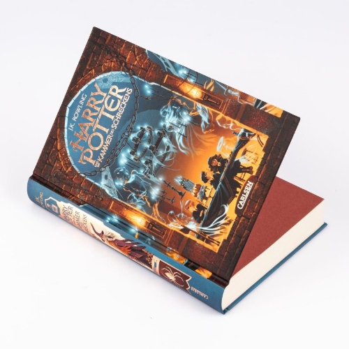 Buchcover und Innenansicht für das Buch: Harry Potter and the Chamber of Secrets
