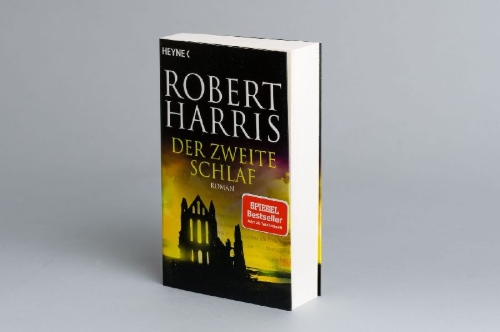 Buchcover und Innenansicht für das Buch: The Second Sleep