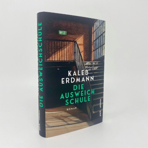 Buchcover und Innenansicht für das Buch: Die Ausweichschule