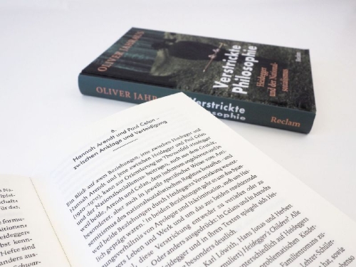 Buchcover und Innenansicht für das Buch: Verstrickte Philosophie. Heidegger und der Nationalsozialismus