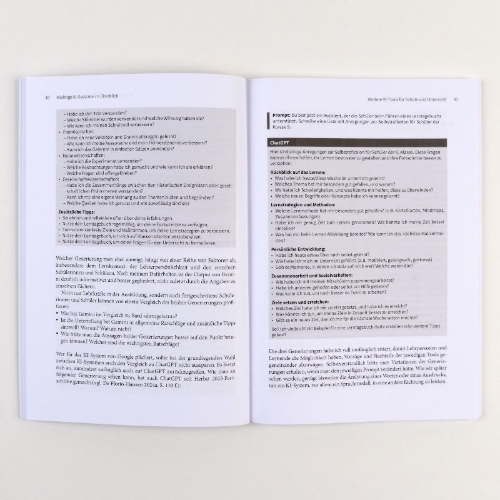 Buchcover und Innenansicht für das Buch: KI-Tools für den Unterricht