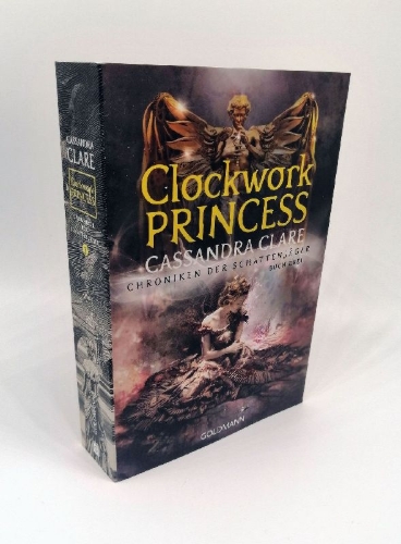 Buchcover und Innenansicht für das Buch: Clockwork Princess